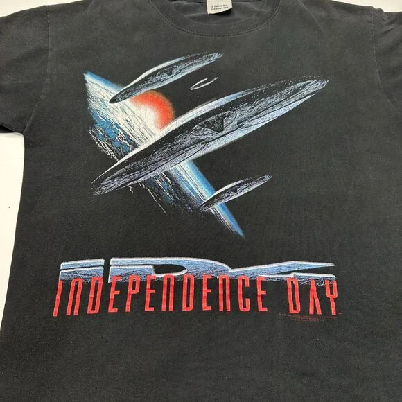 Vintage 1996 Independence Day Movie T-Shirt Stanley DeSantis Made in USA Large - Picture 2 of 11